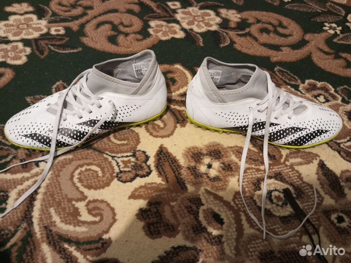 Бутсы adidas predator