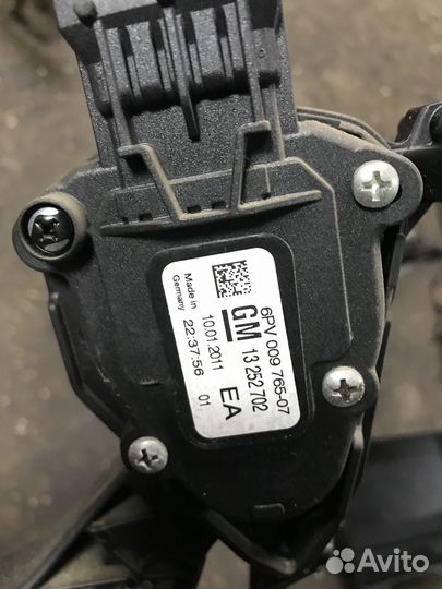 Педаль акселератора Opel Astra J