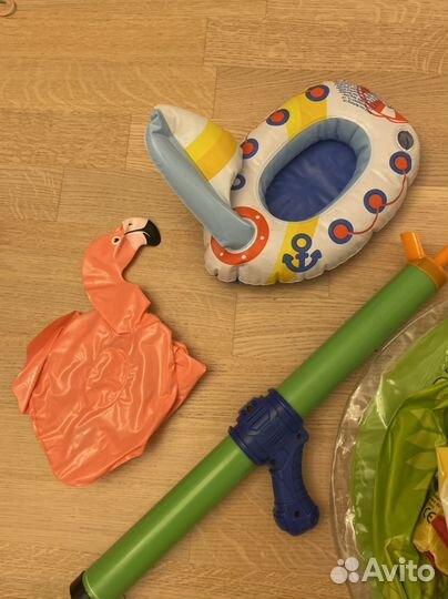 Надувные игрушки для купания