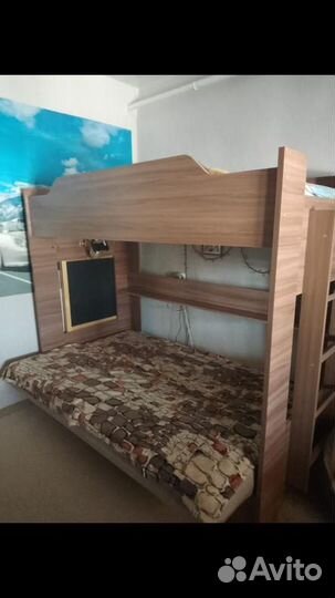 Двухъярусная кровать