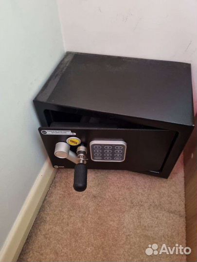 Вскрытие сейфов замков дверей Замена замков