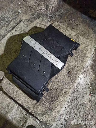 Крышка двигателя