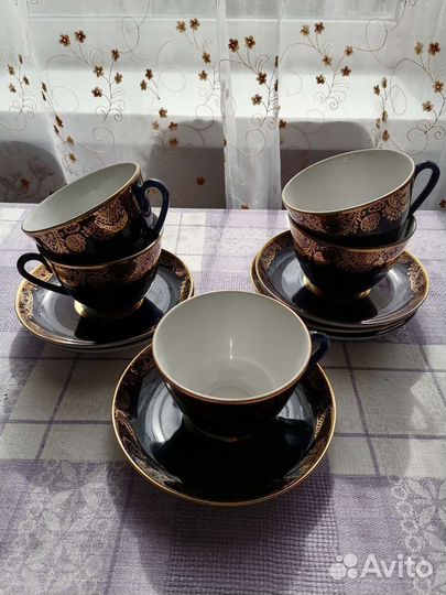 Чайные чашки с блюдцами