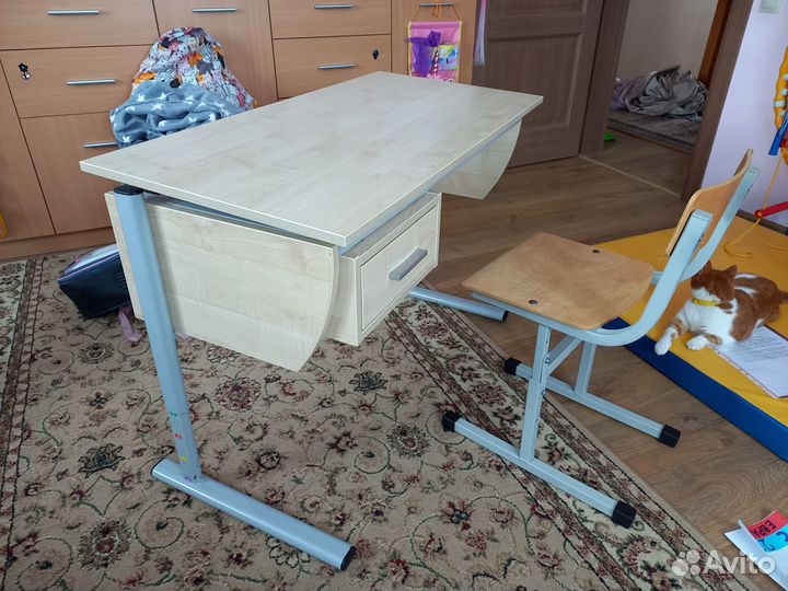 Растущий стол парта