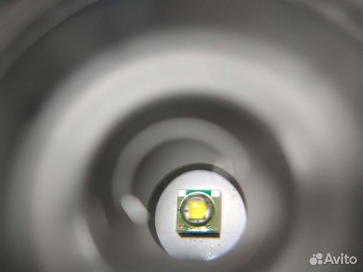 Фонарь аккумуляторный MX-690 c Zoom