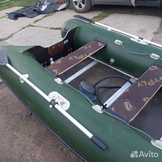 Лодка фрегат 310