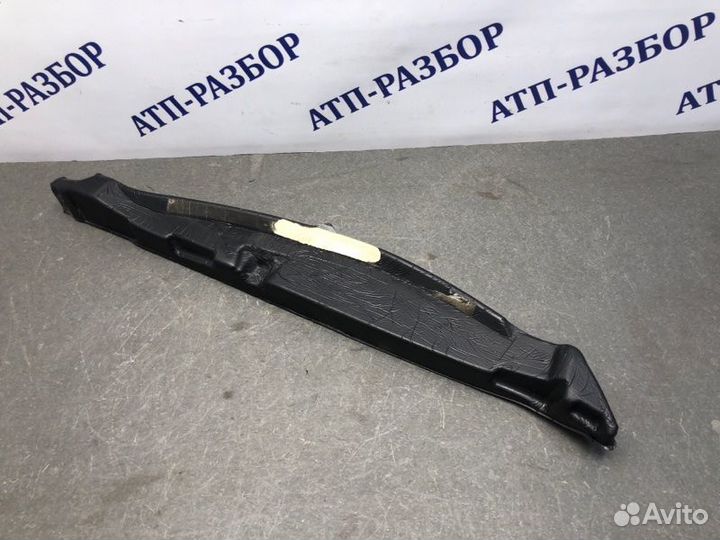 Уплотнитель крыла передний левый Hyundai Genesis G