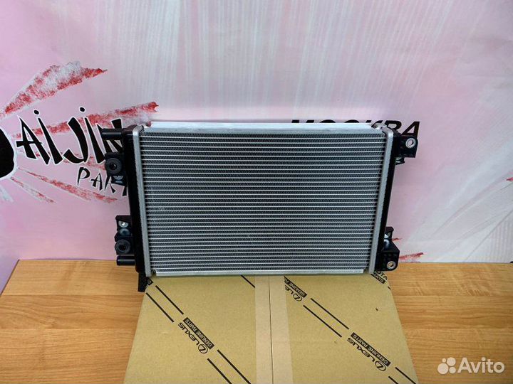 Интеркулер правый Land Cruiser 300