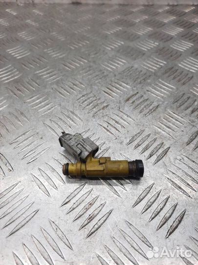 Форсунка Toyota Corolla 1.4 4EFE 2001