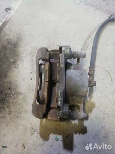 Суппорт передний левый Nissan X-Trail TNT-31 2.5