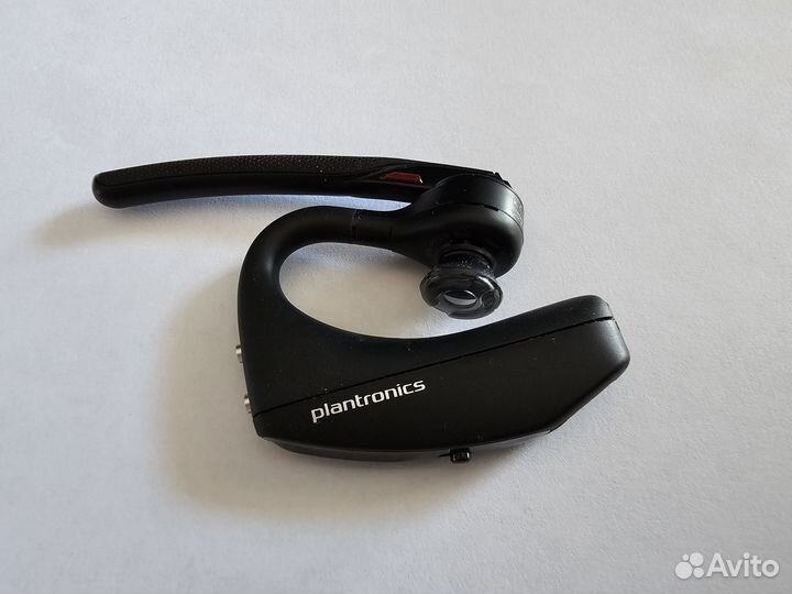 Беспроводная гарнитура Plantronics Voyager 5200 UC