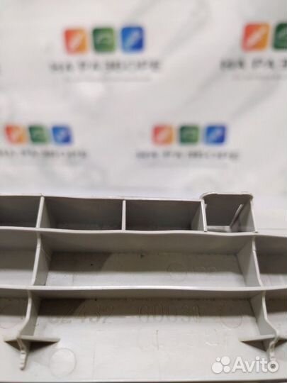 Накладка потолка задняя левая Toyota Land Cruiser