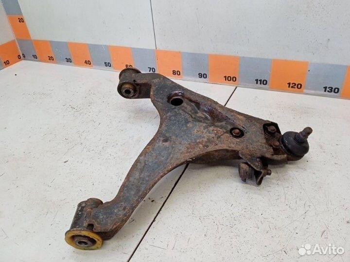 Рычаг передний правый нижний Mitsubishi Pajero 3