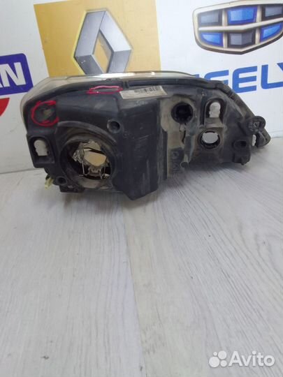 Фара Renault logan Лев