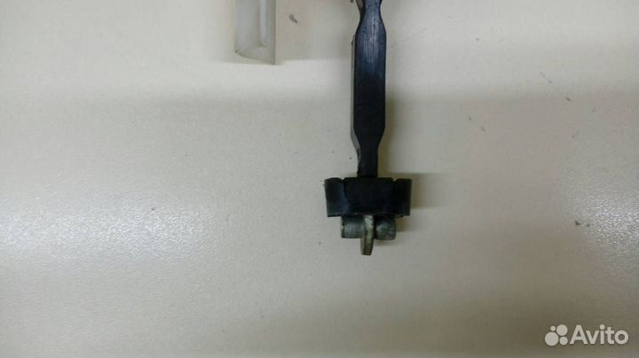 Ограничитель двери Toyota Highlander U40 2007-2013