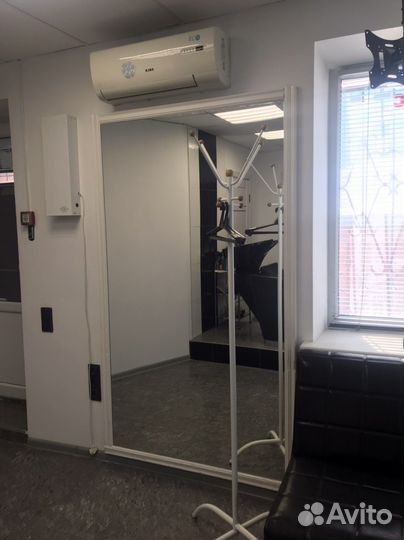 Сдаю кресло парикмахера