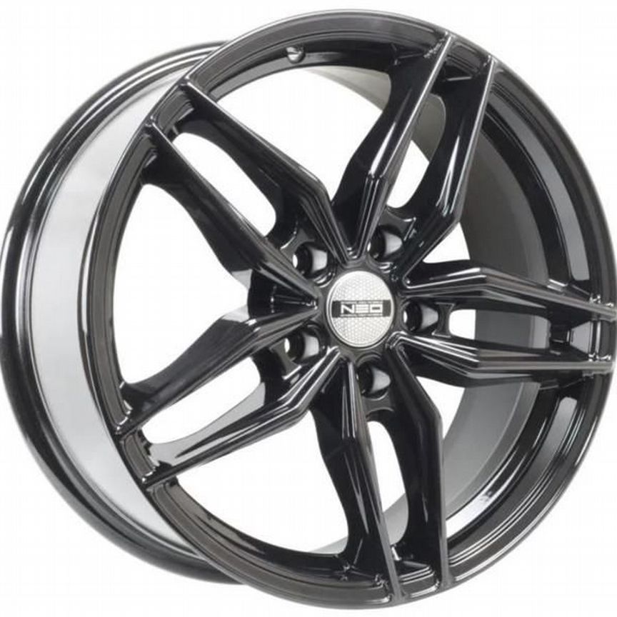 NEO 882 : 8x18 5*114,3 Et:45 Dia:67,1 BL