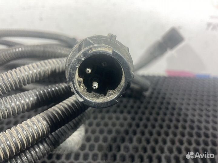 Проводка боковых габаритных огней Volvo FH