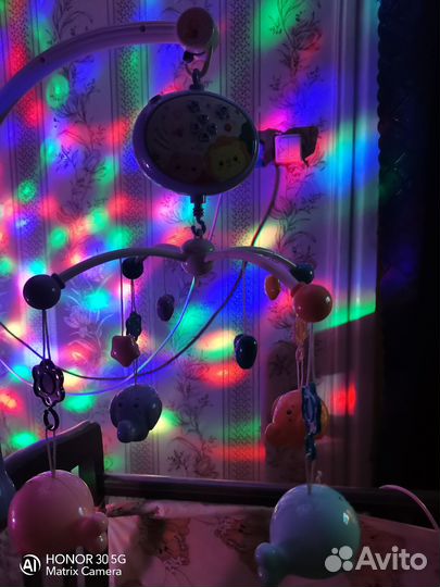 Мобиль на кроватку с проектором