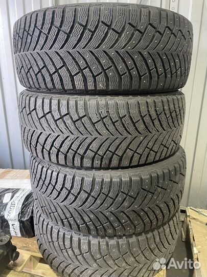 Michelin X-Ice North 4 235/45 R18