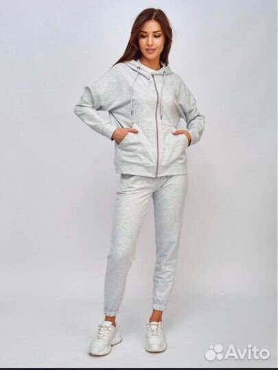 Спортивный костюм женский