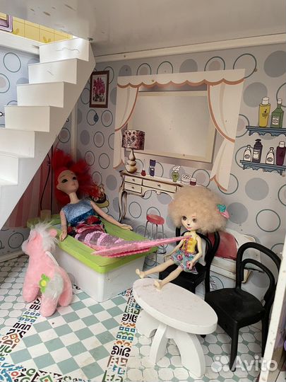 Домик кукольный с гаражом