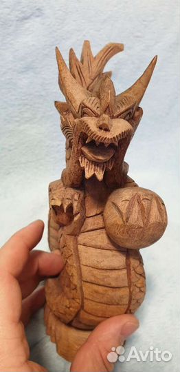 Дракон из дерева