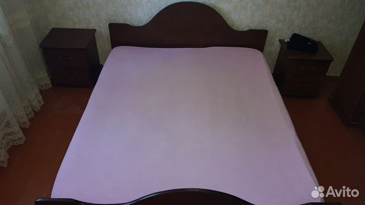 Кровать