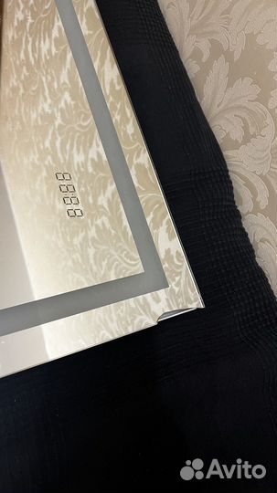 Зеркало с подсветкой для ванной