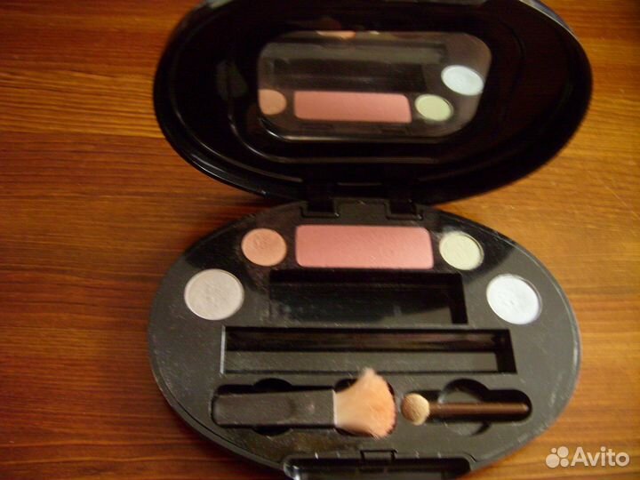 Тени, пудра, мыло, зубной порошок прошлого века