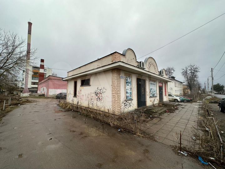 Помещение с земельным участком