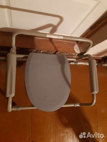 Санитарный стул