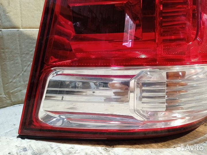 Фонарь задний левый Toyota Land Cruiser 200 4.5л 1