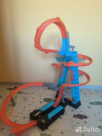 Гоночный трек Hot wheels