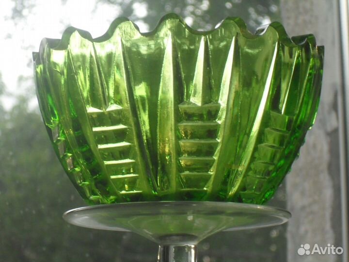 Ваза. Зеленое стекло. СССР
