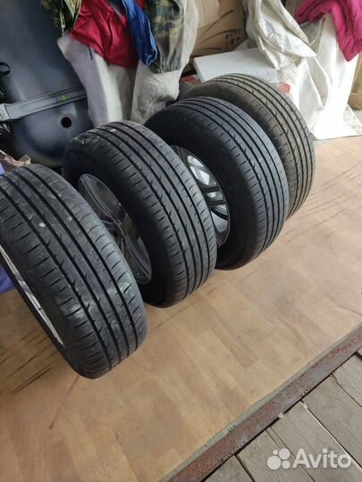 Продам комплект резины