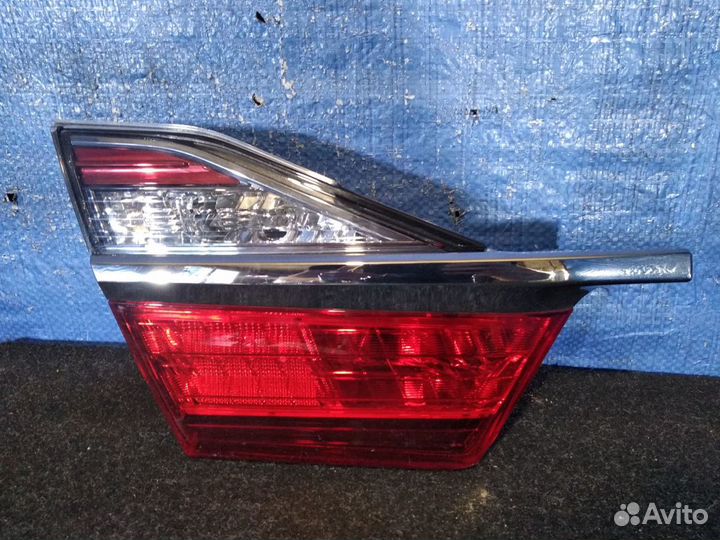 Фонарь левый внутренний Camry 50