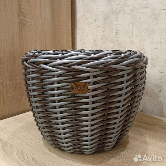 Корзина/кашпо из ротанга