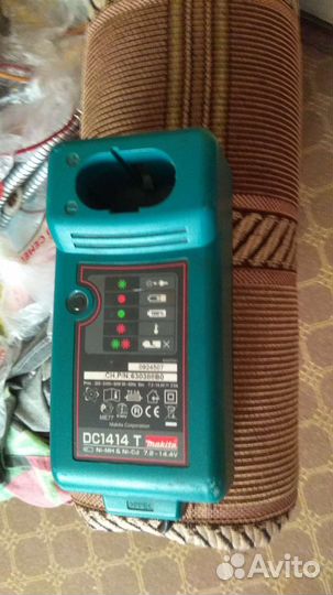 Зарядное устройство ддя шуруповёрта Makita