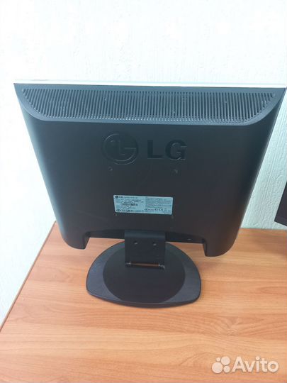 Монитор LG