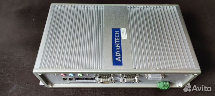 Встраиваемый компьютер Advantech ARK-3360L-D5A1E