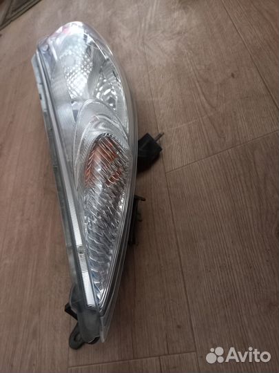 Фара левая Nissan Juke F15 2010