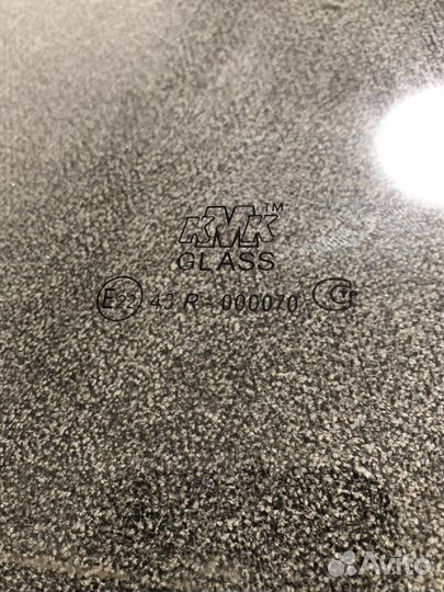 Стекло заднее правое xray