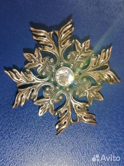 Jenavi женави брошь