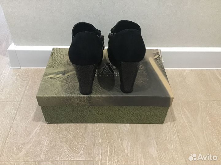 Туфли закрытые женские р.36