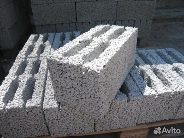 Шлакоблок (пескоблок, керамзитоблок) изготовлен