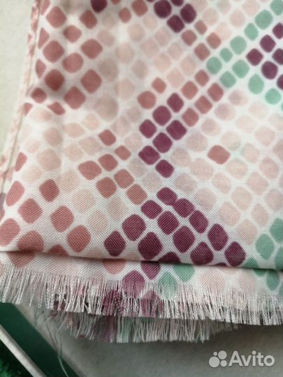 Шарфик женский бежевый с орнаментом