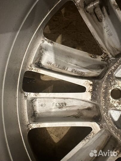 Продам комплект зимней резины на дисках subaru