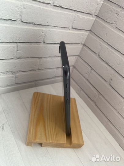 iPhone SE (2020), 64 ГБ