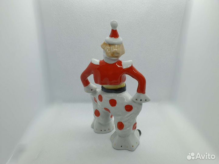 Статуэтка фарфор 
